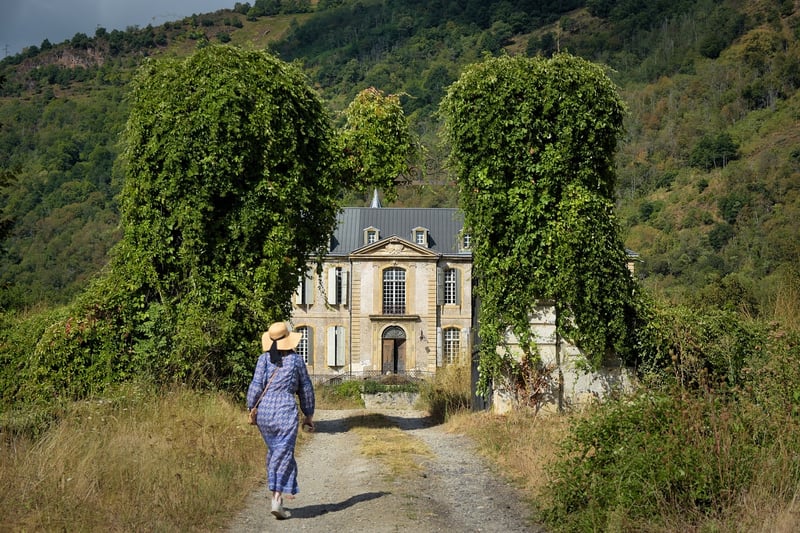 Manor House